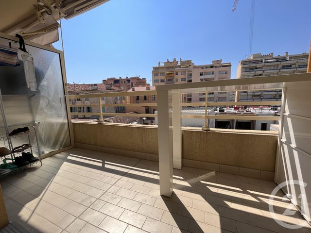 Appartement Studio à vendre - 1 pièce - 17.0 m2 - ROQUEBRUNE CAP MARTIN - 06 - PROVENCE-ALPES-COTE-D-AZUR - Century 21 Agence Molière